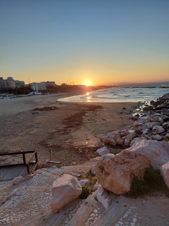I Tre Marchi Rooms / Camera Mare Termoli Exteriör bild
