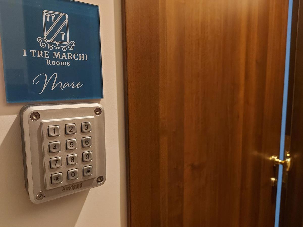 I Tre Marchi Rooms / Camera Mare Termoli Exteriör bild