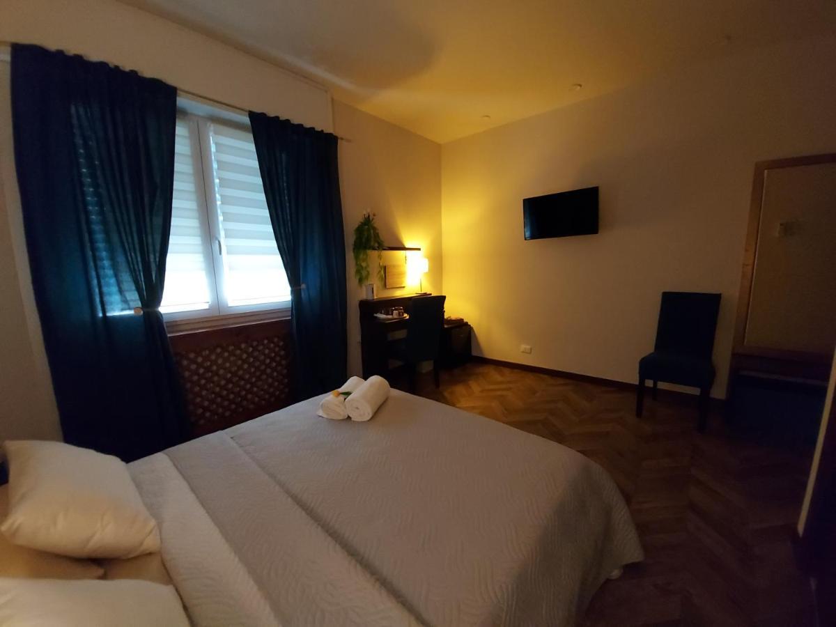 I Tre Marchi Rooms / Camera Mare Termoli Exteriör bild