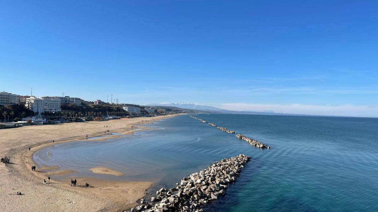 I Tre Marchi Rooms / Camera Mare Termoli Exteriör bild