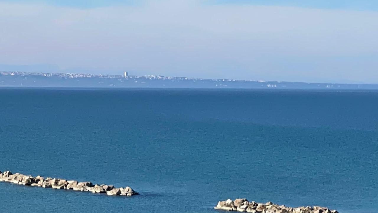 I Tre Marchi Rooms / Camera Mare Termoli Exteriör bild